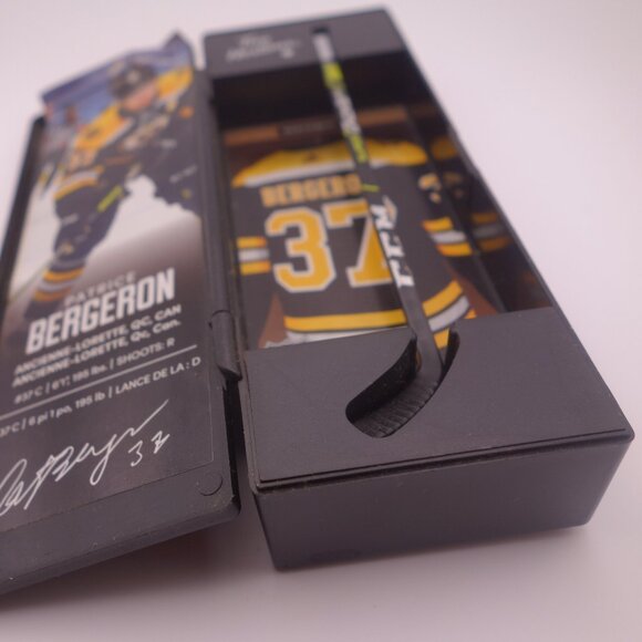 Tim Hortons Boston Bruins Patrice Bergeron 37 Frameworth Mini Stick with Box - Picture 5 of 16